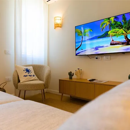 Fronte Mare - Casa Con Terrazzo Con Free Parking E Free Wifi Апартаменты *
